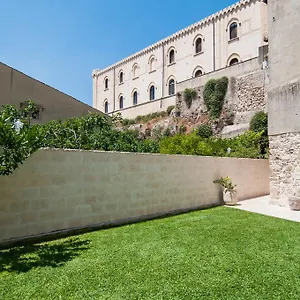 Intalloi Noto